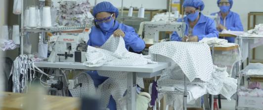 En diciembre de 2025, la tasa de desempleo se ubicó en 8,0 %, una reducción frente al 9,1 % registrado en el mismo mes de 2024, y corresponde al nivel más bajo observado para un mes de diciembre desde 2017.