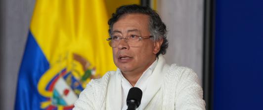 Petro sobre el formulario E14. / Foto: Presidencia.