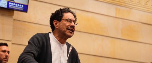 CNE niega participación de Iván Cepeda en consulta del Frente Amplio.