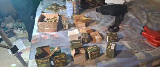 Desmantelan en Bogotá un taller con explosivos y armas del ELN.