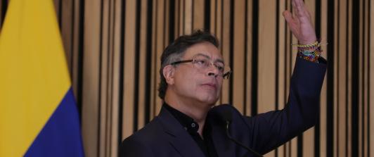 El CNE está haciendo política y no es árbitro electoral: presidente Petro.