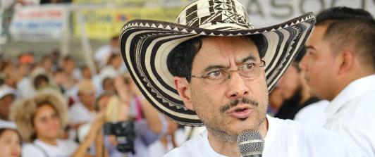 Iván Cepeda convoca marcha en Bogotá a favor del salario mínimo vital y en respaldo al presidente Petro