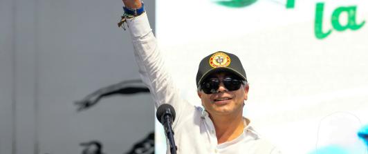 Petro defiende reforma agraria y pide blindar el salario vital