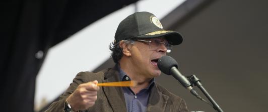 Petro propone que dueños de EPS respondan con su patrimonio.