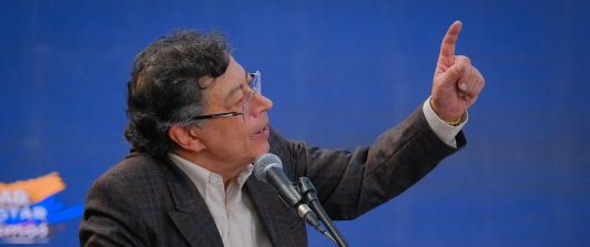 Petro  culpa a gobiernos anteriores por comprar "chatarra" por accidente de avión hércules