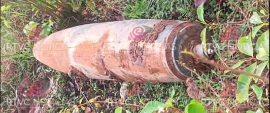 Bomba hallada en frontera de Colombia con Ecuador. / Foto: RTVC