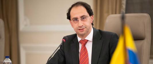 De La Espriella elige a José Manuel Restrepo como su fórmula vicepresidencial