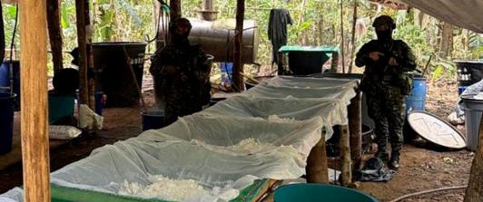 Destruyen laboratorio de cocaína. / Foto: Ejército.