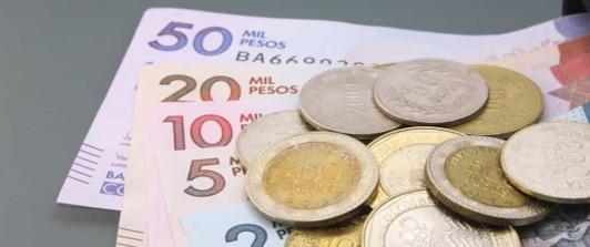 Presidente Petro cuestiona valorización del peso colombiano y advierte sobre los efectos por alza de tasas de interés