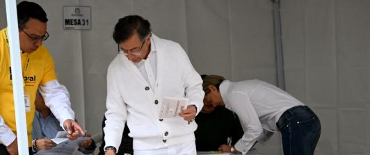 Prensa privada cubrió menos al gobierno y con tono negativo.