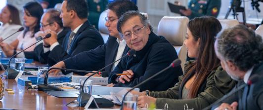 Presidente Gustavo Petro ordena liquidar las EPS en quiebra.