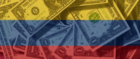 El dólar en Colombia cerró en $3.551,25, su nivel más bajo desde marzo de 2021