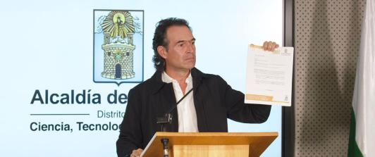 Polémica en Medellín: alcalde Federico Gutiérrez cancela lanzamiento de libro en la Biblioteca Pública Piloto 
