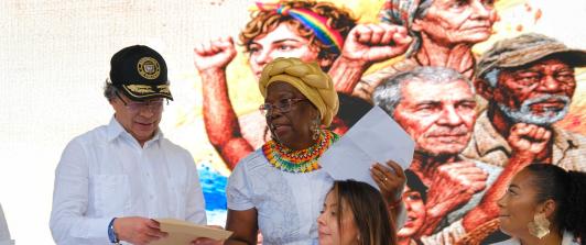  Petro anuncia recorte a los más ricos y nueva reforma tributaria