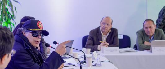 Presidente Petro afirmó que la tasa de interés, impuesta por el Banco de la República, afectó comercio con Ecuador