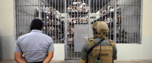 Presidente Petro cuestiona modelo de seguridad de Bukele: Tener un 36% de inocentes presos, es un crimen contra la humanidad”