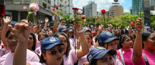 Racismo contra Delcy Rodríguez: protestas y firmas