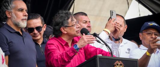 Petro defiende asamblea nacional constituyente en Colombia