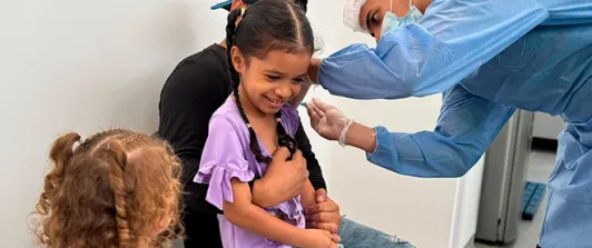 Corte Constitucional determina que la vacunación de los niños prevalece sobre la decisión de los padres