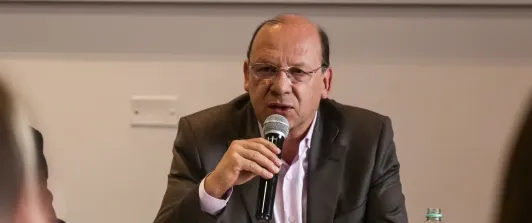 Cinco principios que replantean la teoría económica: Hacienda propone poner a las personas por encima de las cifras