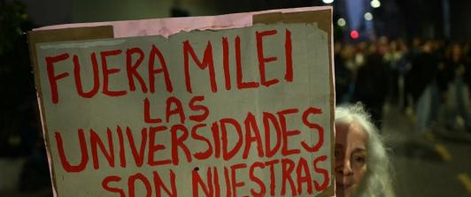 Marchas en Argentina contra Milei por recortes a universidades
