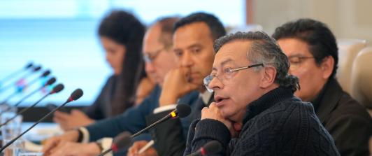Petro ordena a la SuperFinanciera actuar contra fondos privados