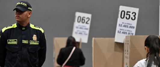 Ciencia evidencia riesgos del porte de armas. / Foto: AFP.