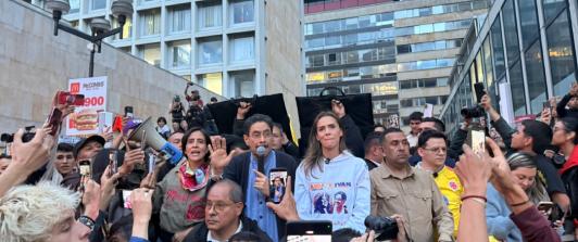 Iván Cepeda en evento en Bogotá. / Foto: Mafe Carrascal.