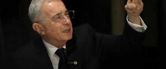 Fiscalía niega aplazamiento y deja en firme indagatoria contra Álvaro Uribe Vélez