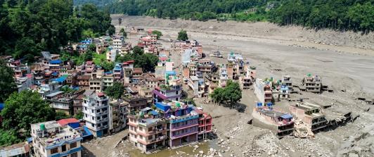 Avalancha en Nepal y China ya deja más de 530 fallecidos y 1400 desaparecidos 