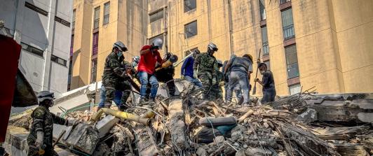 Gobierno nacional decreta tres días de duelo tras terremoto que sacudió al país 