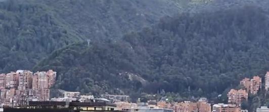 Incendio forestal es reportado en los Cerros Orientales de Bogotá