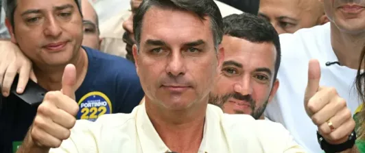 Flávio Bolsonaro aventaja a Lula y ambos disputarán la segunda vuelta en Brasil