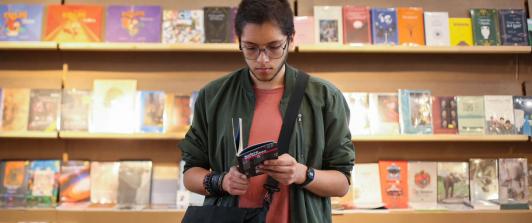 Gobierno destraba $217 millones para pagar bonos de lectura pendientes a librerías independientes