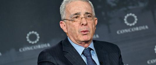 1200X600-Alvaro-Uribe-Velez-durante-la-Concordia-Lexington-Summit-en-Lexington-EE.-UU.-el-8-de-abril-de-2022-Foto-Jon-Cherry-Getty-Images-via-AFP.jpg