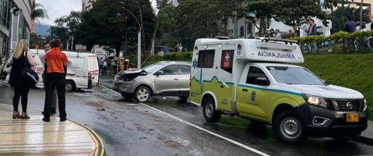 Accidente-en-avenida-El-Poblado-Medellin.jpg