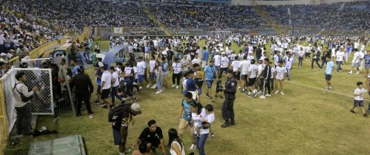 Al-menos-doce-muertos-por-estampida-en-un-estadio-de-El-Salvador.jpg