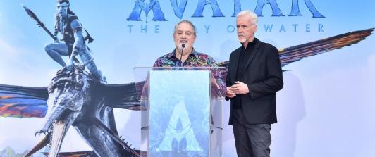 Avatar-la-forma-del-agua-recauda-2.000-millones-en-el-mundo.jpg