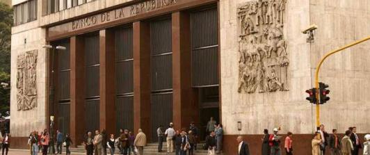 Banco-de-la-Republica-redujo-tasas-de-interes-en-otros-50-puntos-basicos-asi-sera-en-mayo.jpg