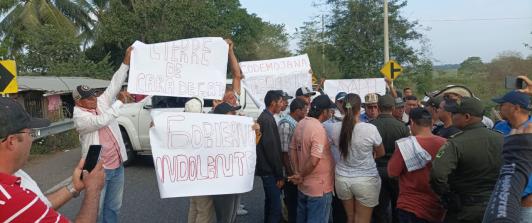 Bloqueo-comunidades-de-La-Mojana.jpg