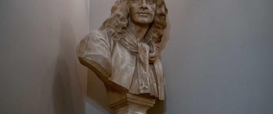 Busto-de-Moliere-Foto-AFP.jpg