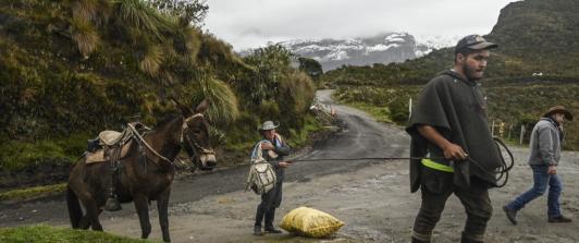 CampesinosNevadoDelRuiz.jpg