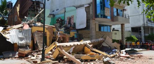 Cuatro-muertos-ha-dejado-sismo-que-sacudio-Ecuador-y-Peru.jpg