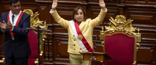 Dina-Boluarte_-Fiscalia-de-Peru-llamo-a-declarar-a-la-presidenta-por-muertes-en-protestas.jpg