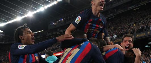 El-Barcelona-se-llevo-el-clasico-ante-el-Real-Madrid-y-acaricia-la-Liga.jpg