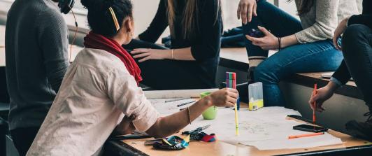 Emprendimiento-institucion-colombiana-ayudo-a-mas-de-3.000-estudiantes-a-crear-su-propia-empresa.jpg