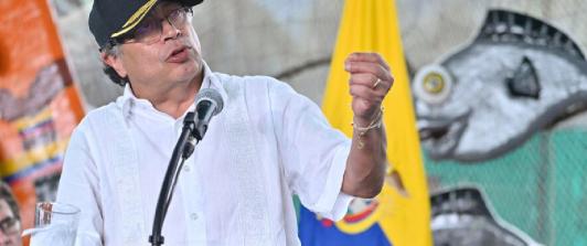 Gustavo-Petro-compra-fallida-de-aviones-de-combate.jpg