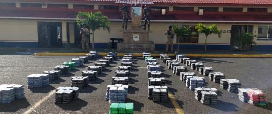Incautacion-de-Cocaina.-Foto_-Armada-Nacional.jpg