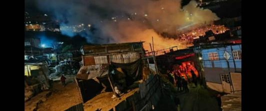 Incendio-en-Bogota-llamas-devoraron-70-casas-en-un-barrio.jpg