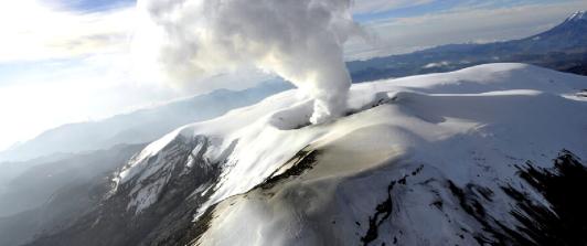 Inmuebles-de-la-mafia-alojarian-a-familias-ante-erupcion-del-Nevado-del-Ruiz.jpg